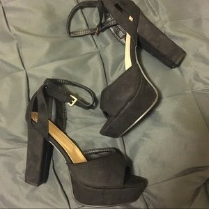 Women’s black suede costume heels size 8